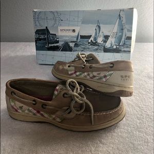 Sperry size 6